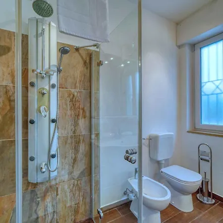 With Pool In Mattarana-gardasee 57798 شقة