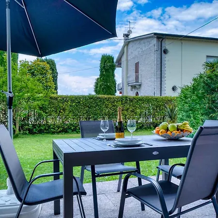 With Pool In Mattarana-gardasee 57798 Ronchi (Veneto)
